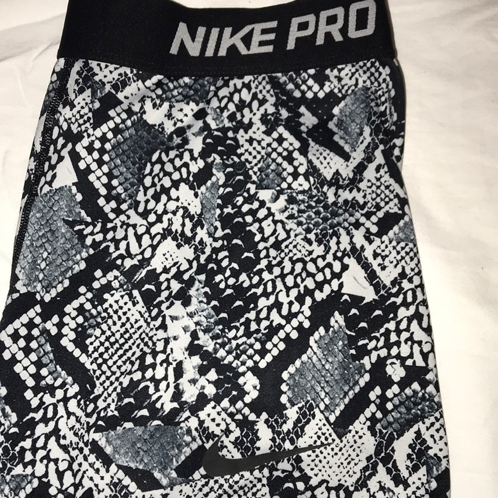 Nike pro